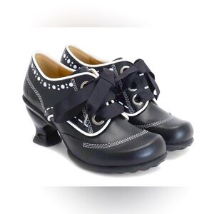 John Fluevog Ivy Lace-up shoe with stitching